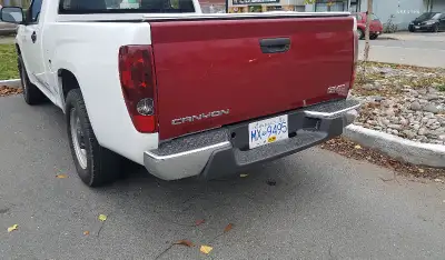 Selling tailgate, fits on GMC Canyon 2010 W/Astro body Chevy Colorado and probably other similar tru...