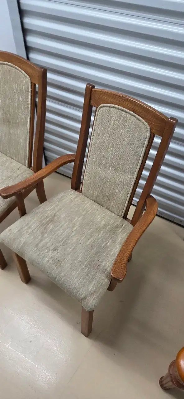 Wooden DINING TABLE + 2 CHAIRS in Dining Tables & Sets in Ottawa - Image 4
