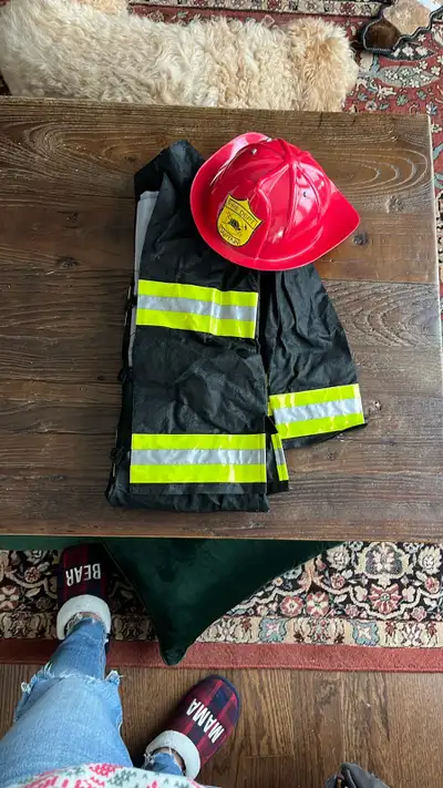 Firefighter kids costume size L/G (7), View more