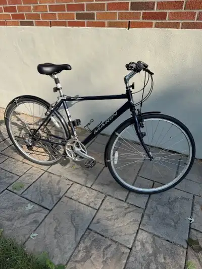 Vélo Hybrid Marin avec garde-boue et odomètre CATEYE, View more