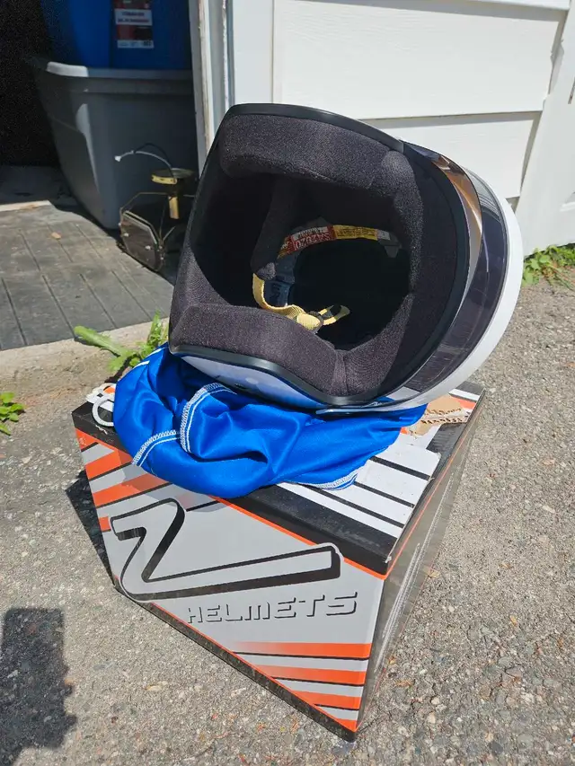 racing helmet  in Other in Fredericton - Image 3