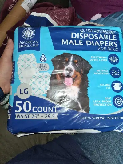 Keep your furry friend comfortable with these American Kennel Club ultra-absorbent disposable male d...