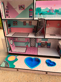 LOL Surprise! Giant Doll House