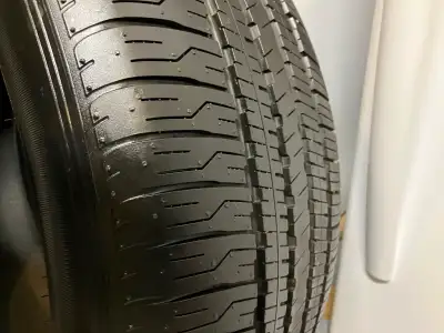 DUNLOP GRANDTREK PT21-ONLY 50km** 235/55/19 ALL SEASON -TOURING TIRE "V" RATED SET OF 4-SEE PHOTOS $...