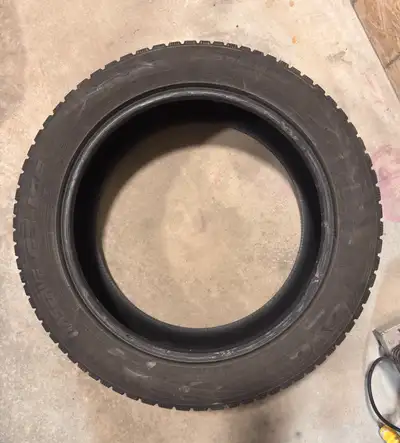 Set de 4 pneus TOYO d'hiver. G3-ICE 275/50R22 111T. 150$ par pneu. Sans jantes. Bonne condition.