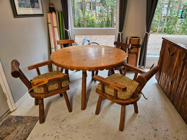 Wood table and chairs in Dining Tables & Sets in Owen Sound