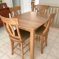 Canadel Dining Table Set