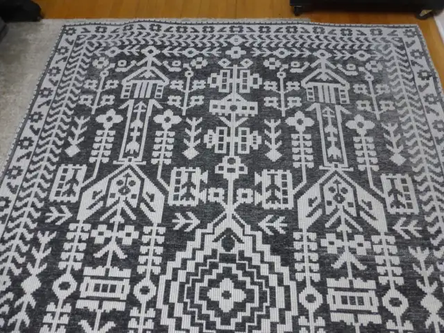 NEW Large Flatweave Southwestern Thick Grey Ivory Area Rug -7x10 in Rugs, Carpets & Runners in Ottawa - Image 4