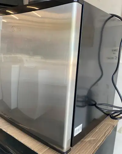 Midea 1.6 ft. Compact Energy Star Mini Fridge., View more