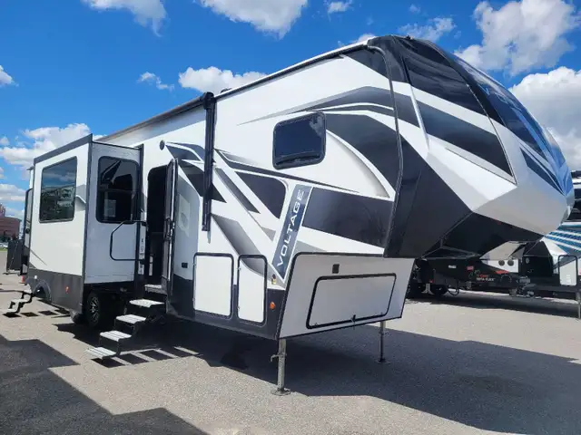 2022 Voltage RV toy hauler in Ontario in Canada - Image 5