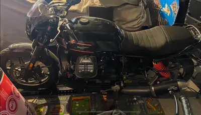 Faire offre raisonnable , vérifier prix neuf avec taxes , préparations et accessoires Machine ronron...