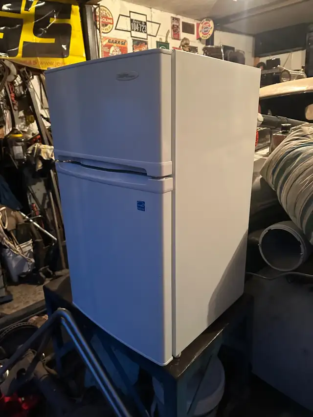 beau petit frigo in Refrigerators in Sherbrooke - Image 6