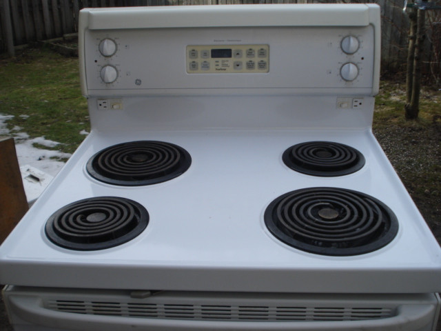 G.E. stove- delivery available in Stoves, Ovens & Ranges in London - Image 2