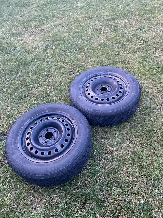 selling 2 Toyota Camry winter tires with rims in Tires & Rims in Oshawa / Durham Region - Image 2