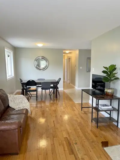Student House Near Fanshawe College, London ON (rooms on Fleming DR!) Few steps from Fanshawe colleg...