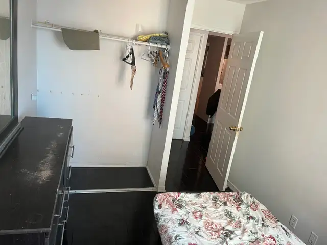 PRIVATE ROOM IN LUXURY CONDO FREE SWIMMING POOL GYM INTERNET in Short Term Rentals in City of Toronto - Image 3