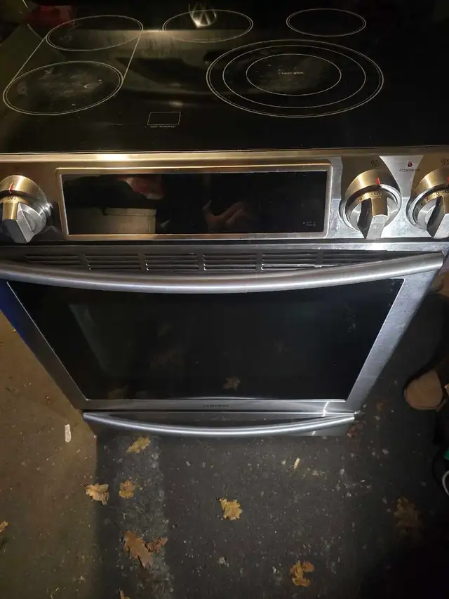 Samsung Oven in Stoves, Ovens & Ranges in Markham / York Region - Image 2