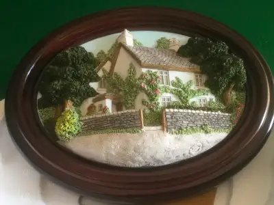 Tableau Dove Cottage en relief dans sa boîte,acheté en Angleterre peut être accroché au mur ou dépos...