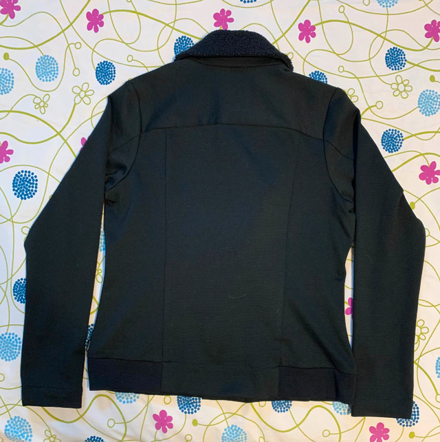 COLUMBIA fleece jacket size M in Women's - Tops & Outerwear in Mississauga / Peel Region - Image 2
