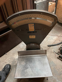 AVERY COUNTER TOP WEIGH SCALE