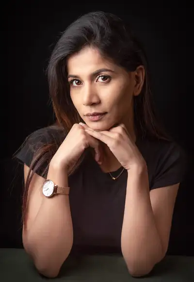 PROFESSIONAL STUDIO/OUTDOOR HEADSHOT SESSION What's Included: 45 Min shoot in Brampton studio. 2/3 w...