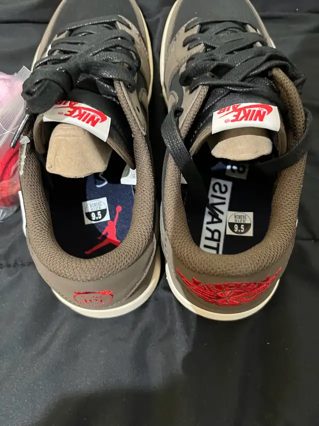 travis scott air jordan 1 low in Men's Shoes in Mississauga / Peel Region - Image 9