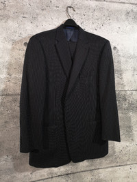 Men's 2-Piece Suit by Tommy Hilfiger 42T