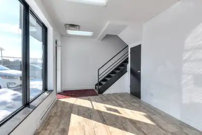 À louer – Local industriel / commercial #410 (2 555 pi²) 830 boulevard Ford, Châteauguay (QC) J6J 4Z...