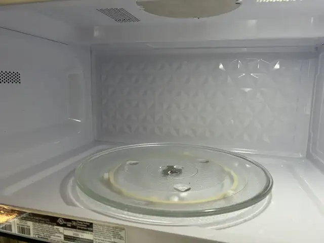 Frigidaire over range microwave513992291769405443