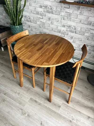 In perfect condition, selling as complete set.