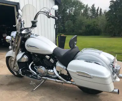 2006 Yamaha Royal Star Tour Deluxe, original owner, always ran on synthetic oils, stored in doors, E...