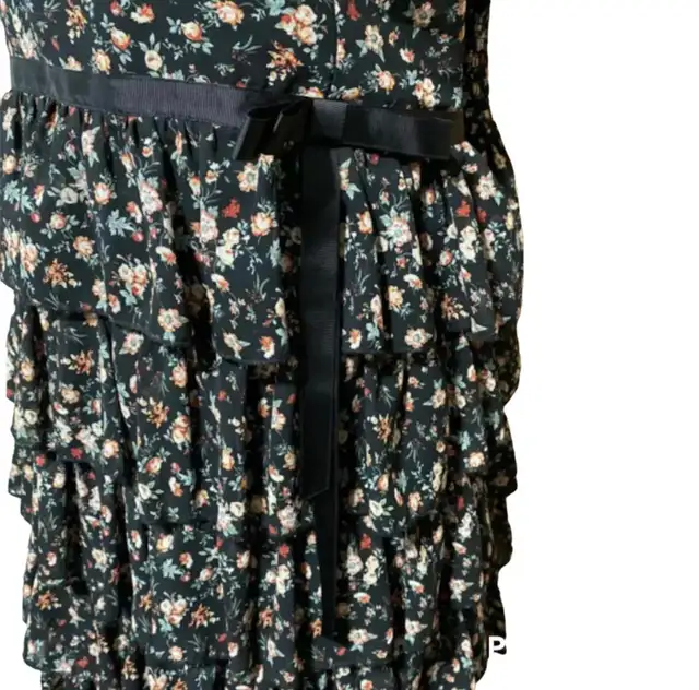 Beautiful plus size 3x tier dress with flower print  in Women's - Dresses & Skirts in Calgary - Image 3