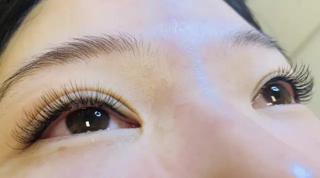 looking for eyelashes extensions model64357853271555121