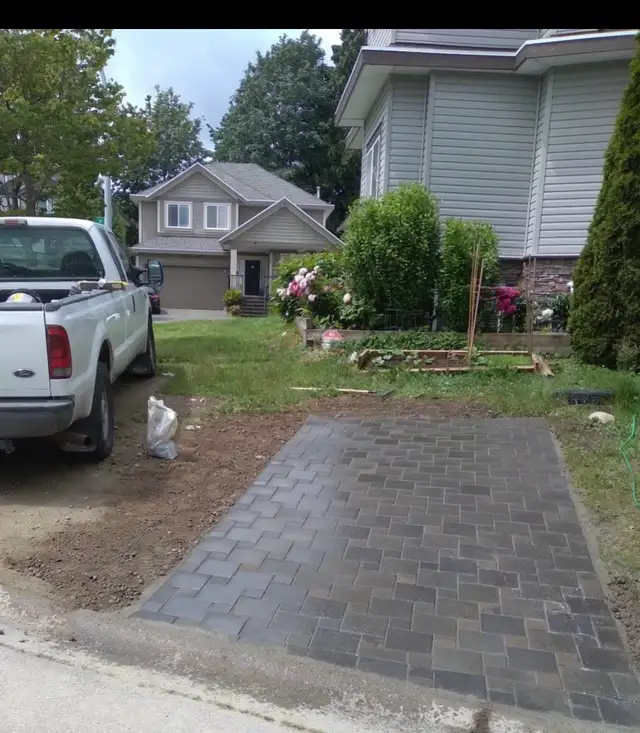 Interlocking / Landscaping454687285104486402