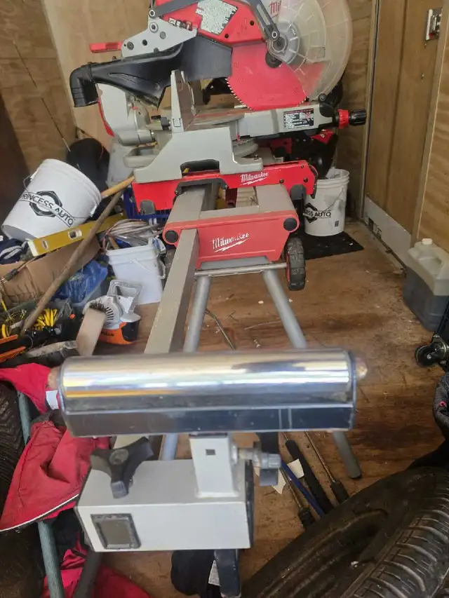 Heavy Duty compound mitre saw with extendable sliding table in Power Tools in Bedford - Image 9