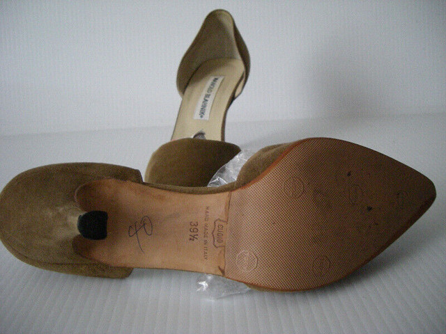 MANOLO BLAHNIK SHOES in Women's - Shoes in City of Toronto - Image 2