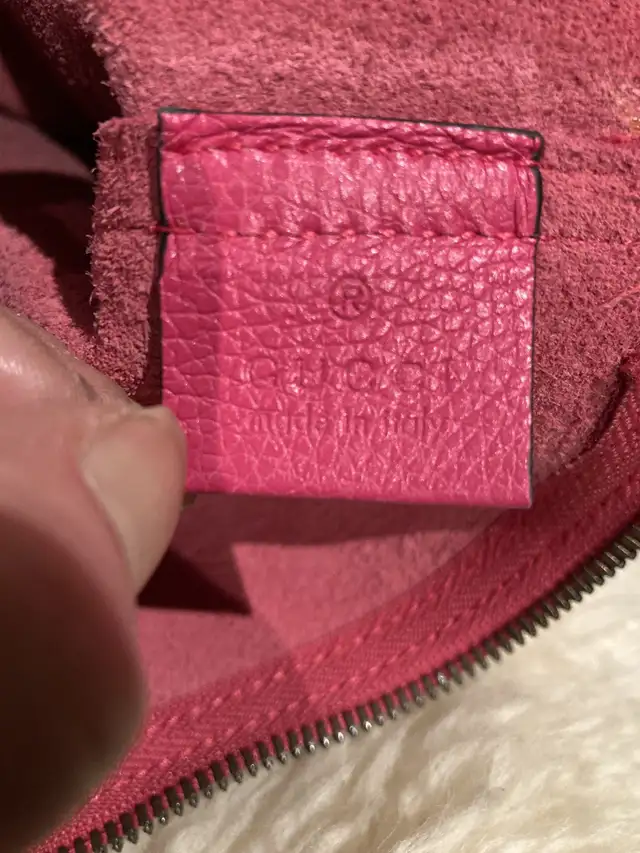 authentic Gucci makeup bag pouch in Women's - Bags & Wallets in Oakville / Halton Region - Image 10