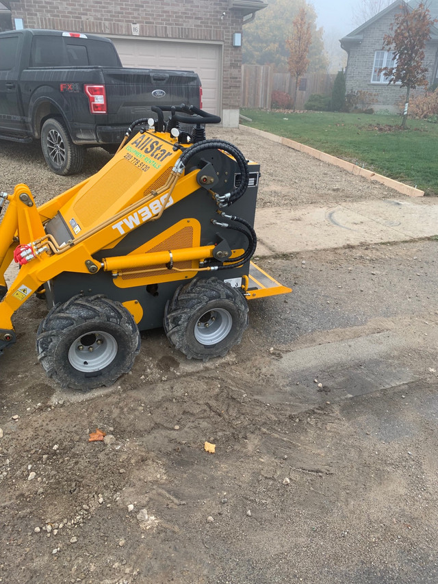 Mini skid steer , power wheel barrow , mini ex for rent  in Other in St. Catharines - Image 4