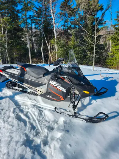 2018 Skidoo Renegade 600 carb with 3000 miles. Has high windshield (shown) and lower sport windshiel...