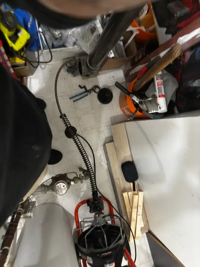licensed plumber Available422963275828439043