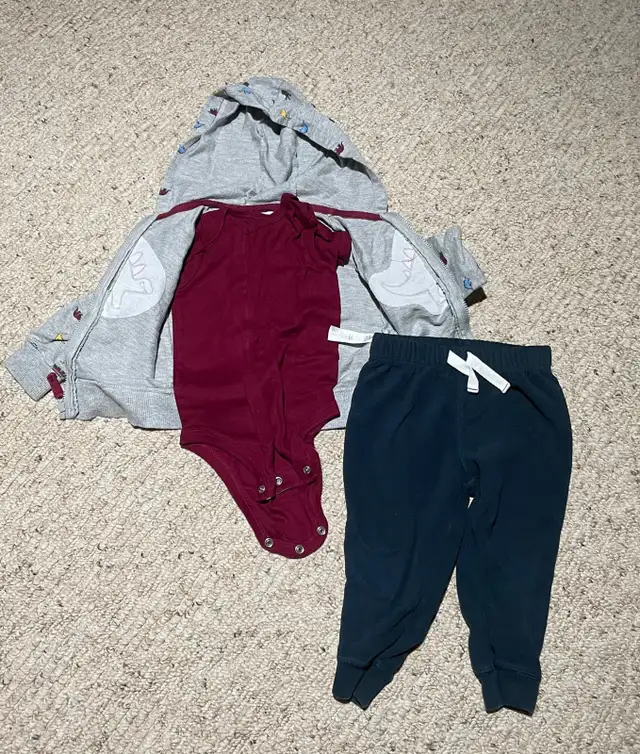 18 Month Dino Outfit in Clothing - 12-18 Months in Saskatoon - Image 3