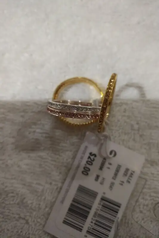 set of costume jewelry rings, size 11 in Jewellery & Watches in Winnipeg - Image 3