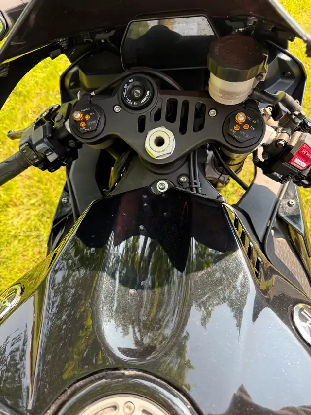 2015 Yamaha YZF R1s in Sport Bikes in City of Toronto - Image 10
