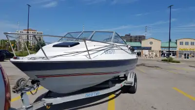 18ft.8" x 7.5ft , 120 hp 3.0L 4 cyl. MerCruiser inboard outboard. 6 seats , sleeps 2+2, Escort trail...