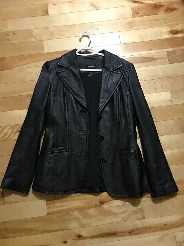 Danier Leather Jacket in Women's - Tops & Outerwear in Hamilton - Image 2
