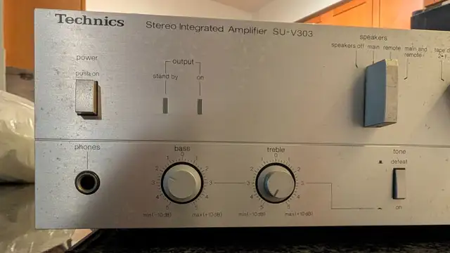 Technics SU-V303 Stereo Integrated Amplifier – Vintage, Good Con in Stereo Systems & Home Theatre in Mississauga / Peel Region - Image 3