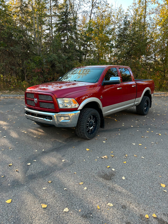 2010 Dodge Ram 3500 Laramie in Cars & Trucks in Red Deer - Image 2