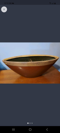 10" boat-shaped pot