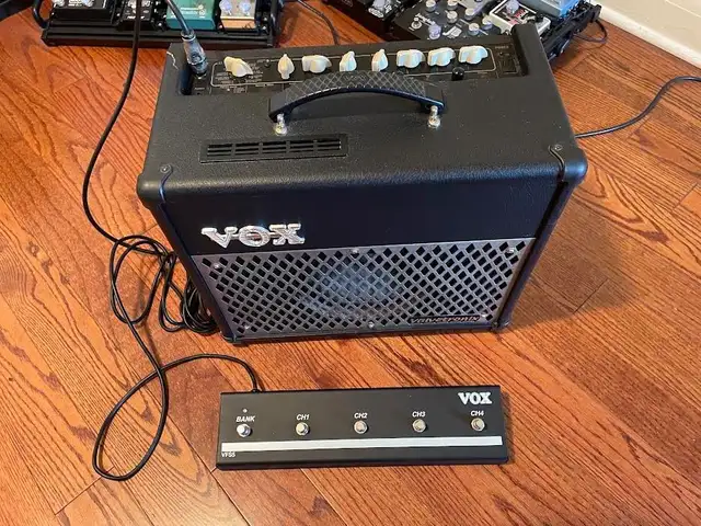 Vox Valvetronix VT15 and Vox VFS5 5 Button Footswitch in Amps & Pedals in City of Toronto - Image 4