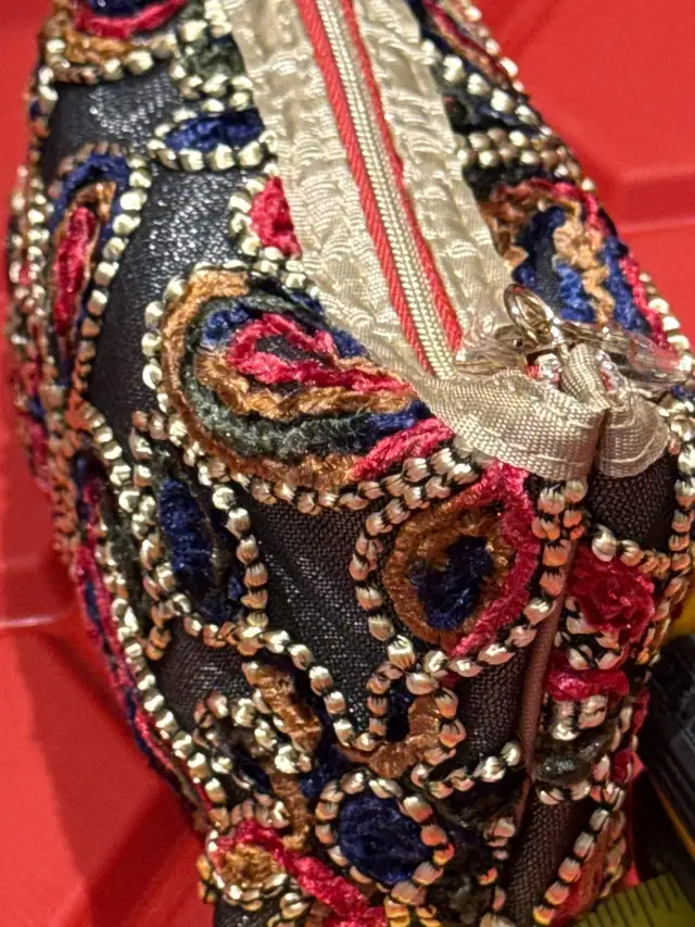 Sisley pouch64840216120322123